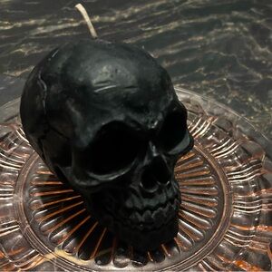Black Skull Candle - perfect for Halloween